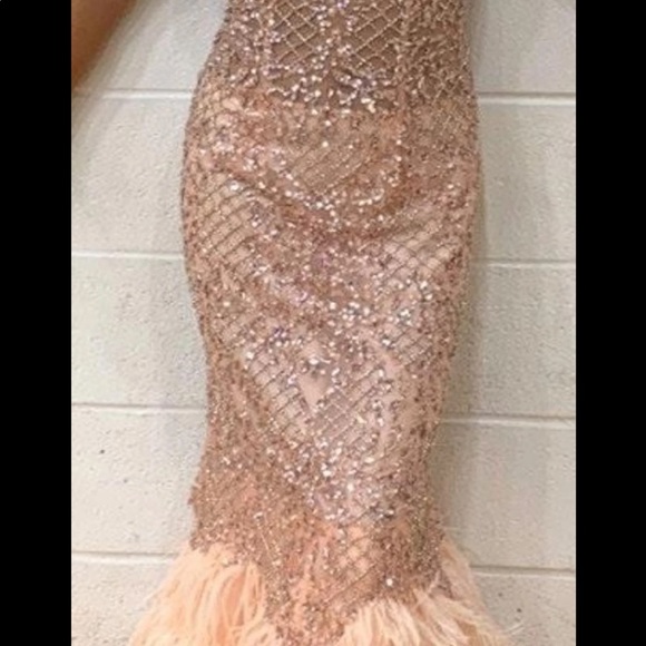 HOMECOMING PROM DRESS - Picture 9 of 11